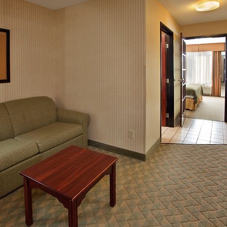Spark By Hilton Lansing Exteriér fotografie