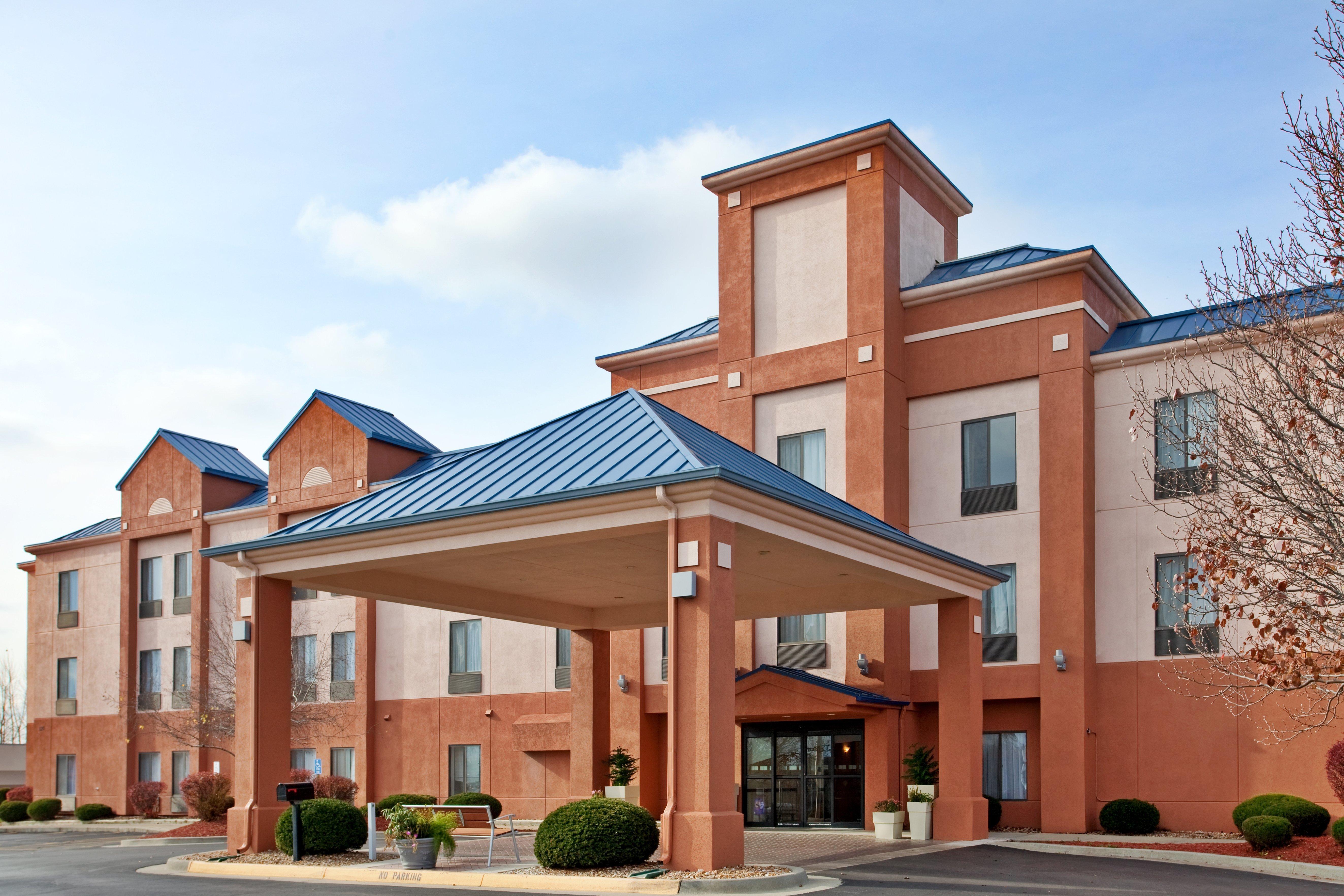 Spark By Hilton Lansing Exteriér fotografie
